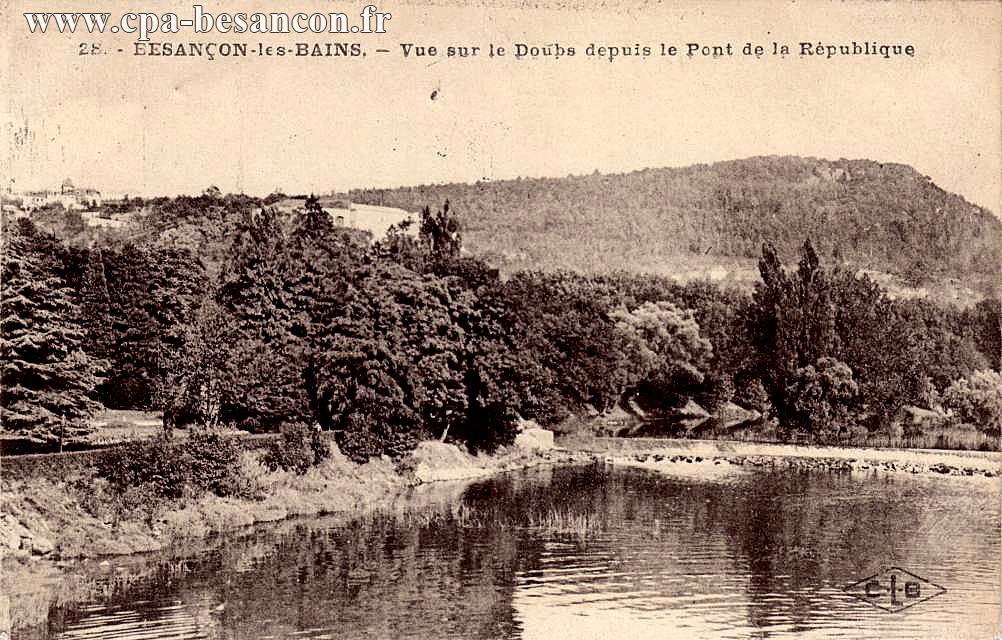 28. - BESANÇON-les-BAINS. - Vue sur le Doubs depuis le Pont de la République